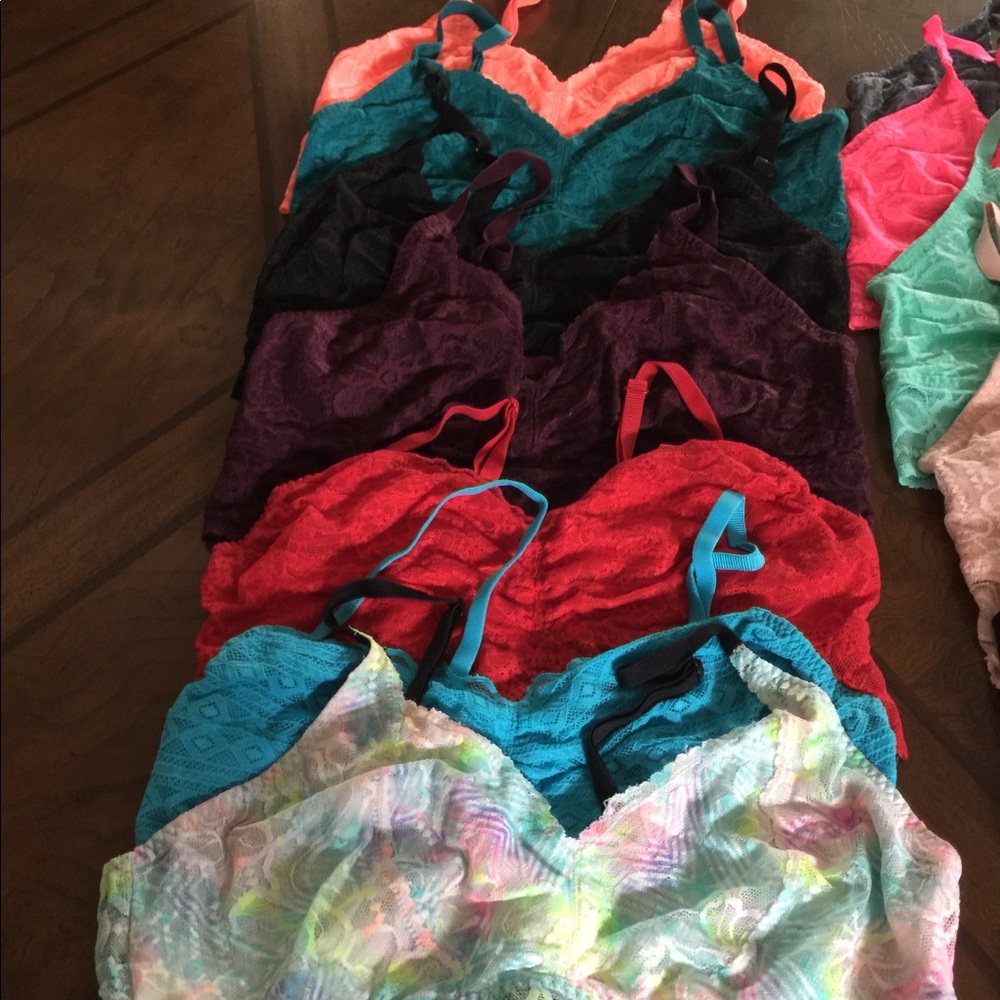 Victoria's Secret Bralettes 15 different colors - Picture 3 of 8